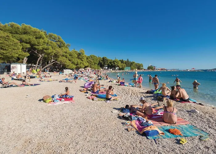 Tonina Nyaraló Pristeg